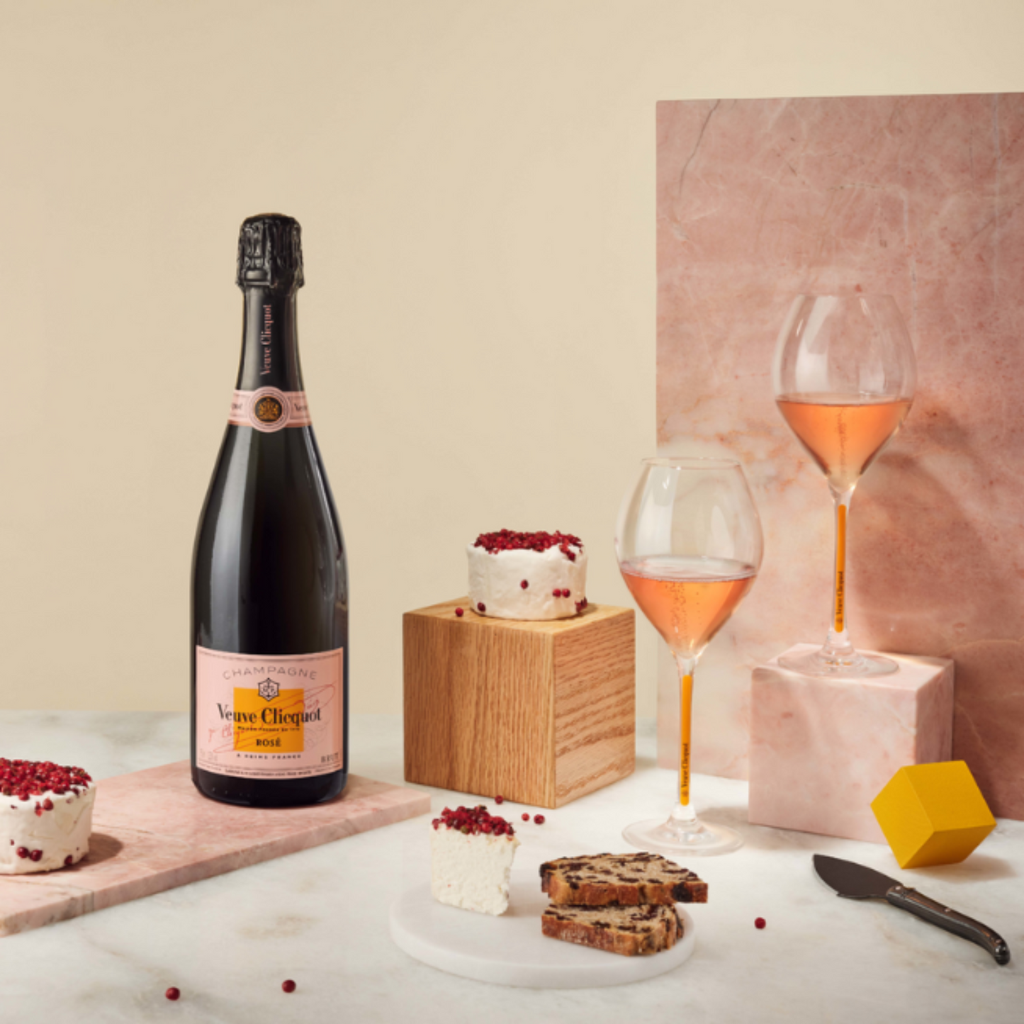 Veuve Clicquot Rosé Champagne - 6 x 75CL